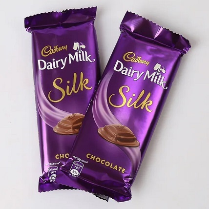 Dryfruits 400 Gms With 4 Diyas & Gulab Jamun 1 Kg With Dairy Milk Silk