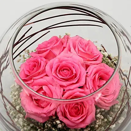 Lovely Pink Roses In Glass Vase