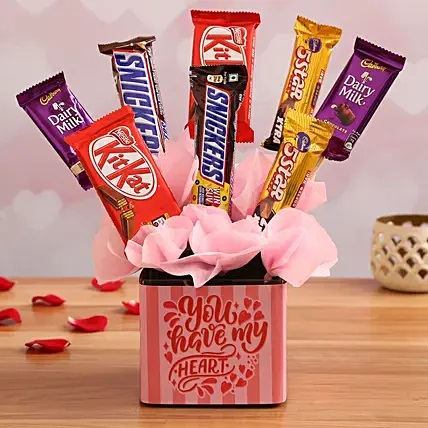 Chocolate Set In Cute Vase