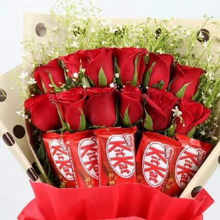Personalise Red Rose Arrangements With Kitkat