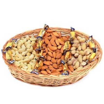 Mixed Dry Fruits With Eclairs